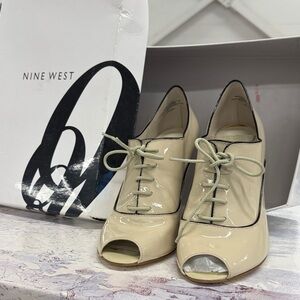 Nine West Nude Patent Lace-Up Peep Toe Heels Size 9M